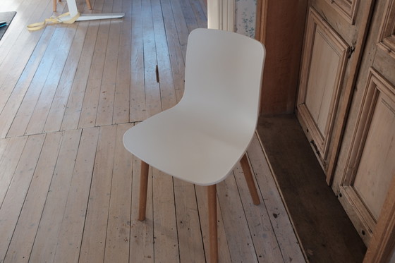 Image 1 of Vitra HAL Wood stoelen - set van 4 - wit/eiken