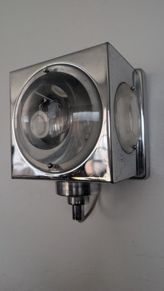 Image 1 of Un par de apliques de pared italianos de gran valor escultórico, atribuidos a Oscar Tarlasco.