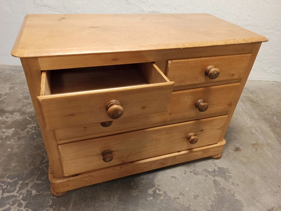 Cómoda antigua de pino – Wood (photo 7 of 15)