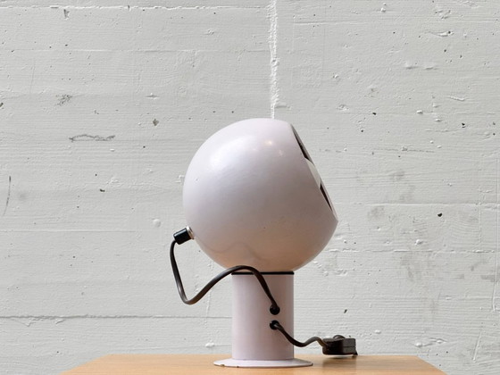 Image 1 of Set di 2 lampade da tavolo a forma di occhio magnetico, color lilla, Italia, anni '70