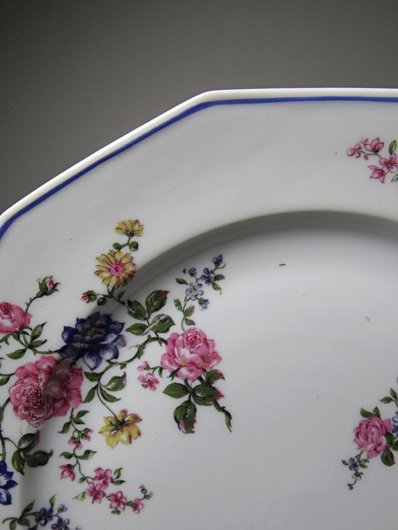 Image 1 of 28-piece Bernardaud Limoges porcelain dinner service with floral decoration, 1920s-1950s