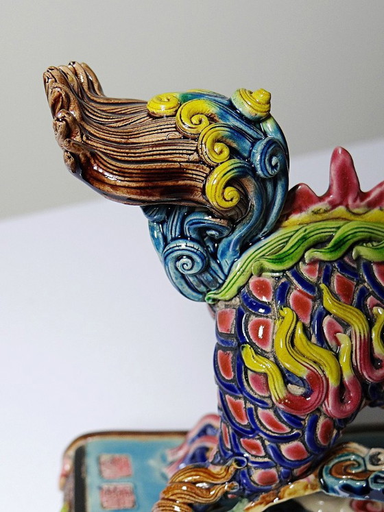Gesigneerde Chinese polychrome geëmailleerde Jiaozhi keramiek Qilin/Kylin met doos – Vintage (photo 6 of 15)