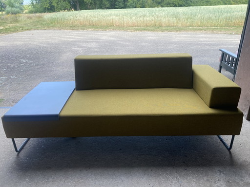 Inclass sofa with integrated table – banken, Metal, Textile