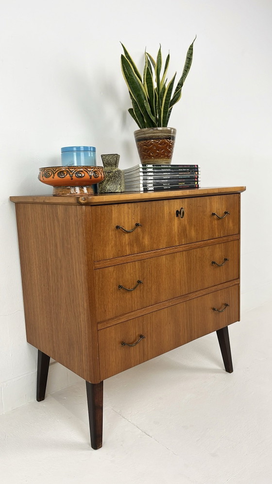 Cassettiera vintage in impiallacciatura di teak – Cassettiere, Legno, Metallo (photo 3 of 10)