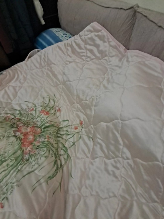 Image 1 of Copriletto in raso vintage