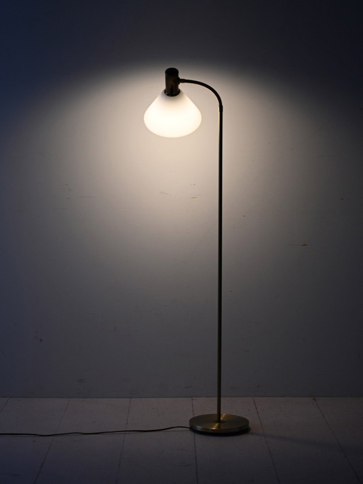 Lampadaire scandinave des années 1950 en laiton