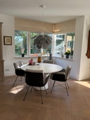 Design eetkamertafel COR conic met Alvostoelen