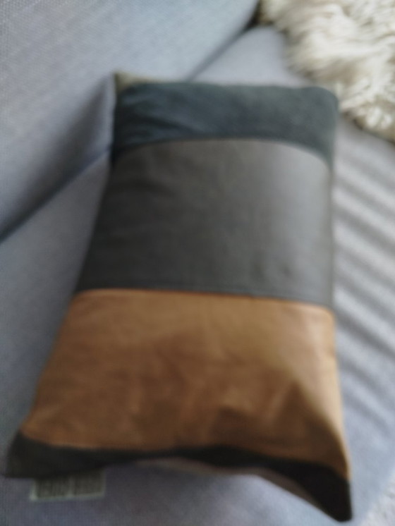 Image 1 of Diseño de cojín de piel por Leer*goed
