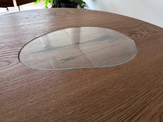 Image 1 of Ronde Tecno eet- en vergadertafel – Massief eikenhout met glazen inzetstuk