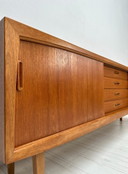 Grande credenza danese vintage di metà secolo in teak anni '60