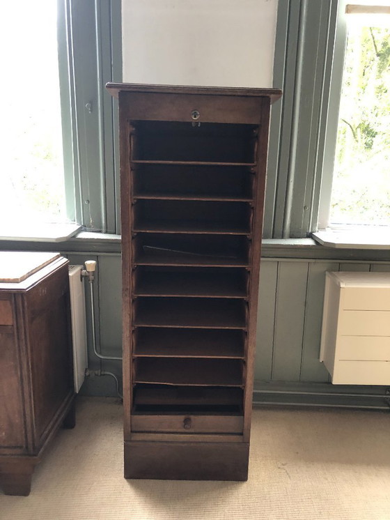 Image 1 of armario antiguo con puerta enrollable