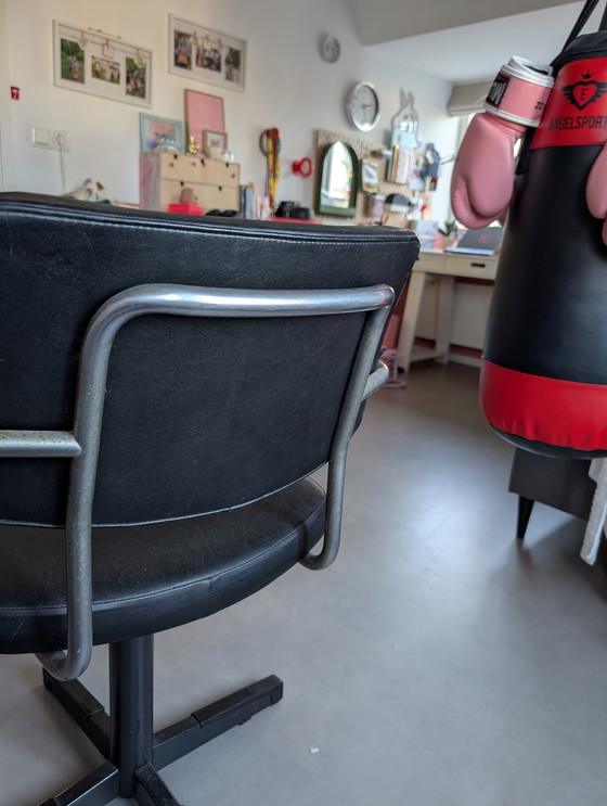 Image 1 of Gispen J4