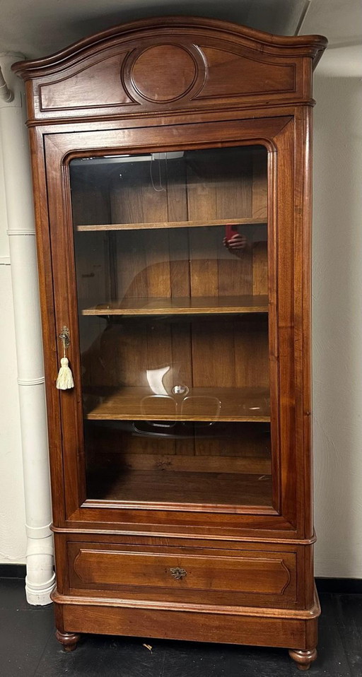 Antiker Wäscheschrank aus Walnussholz