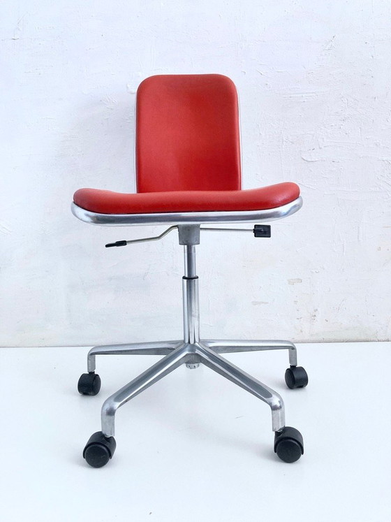 Image 1 of Height-adjustable leather office chair, Supporto design by Frederick Scott for Hille