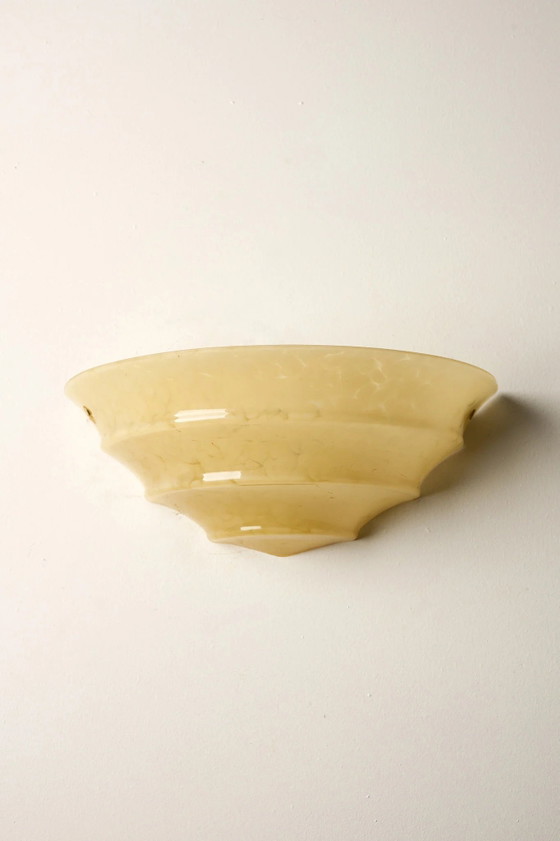 Wandleuchte aus gelbem, marmoriertem Glas in Muschelform, Mid-Century, 1970er Jahre, Wandleuchten, Messing (Foto 2 von 9)