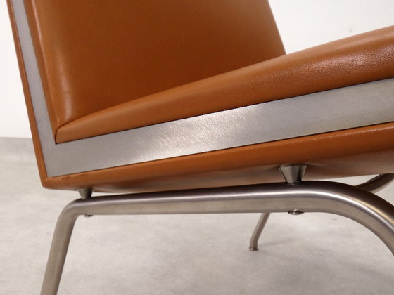 Image 1 of Poltrona da aeroporto CH401 di Hans J. Wegner