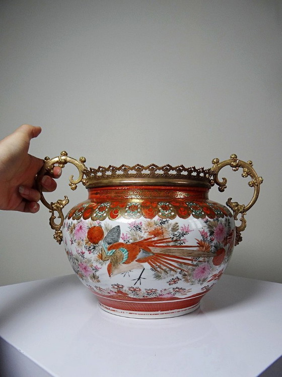 Image 1 of Japanse cachepot van Kutani-porselein en brons, Meiji-periode, 19e-20e eeuw.