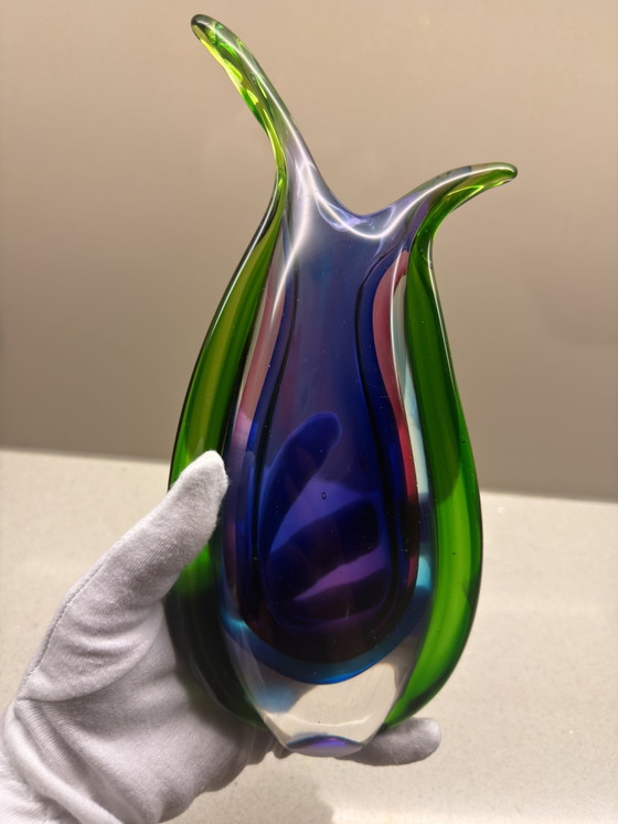 Vaso vintage di Murano sommerso - verde scultoreo, blu, viola e rosa - circa 1960 – Vasi, Glass (photo 9 of 13)