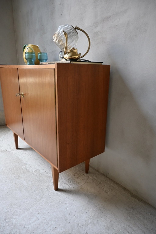 Joli meuble élégant en placage de teck des années 60/70