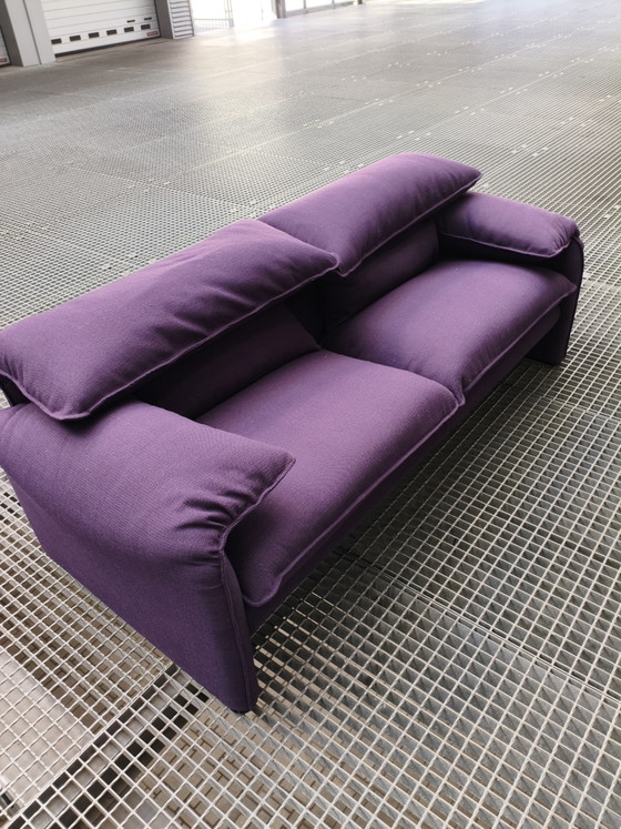 Cassina Maralunga 40 Divano 2,5 Posti Rivestito – Divani 3 posti, Textile, Modern (photo 2 of 6)
