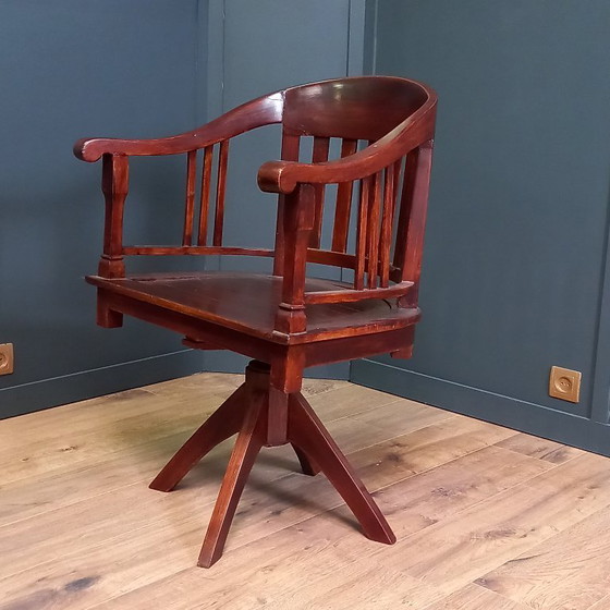 Image 1 of Chaise de bureau ancienne en acajou à coupelles