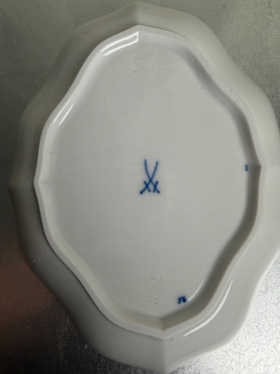 Image 1 of Original Meissen porcelain – 2 serving bowls in the onion pattern – first choice – unique condition