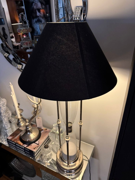 Lampada da tavolo Eichholtz con design a clessidra e paralume nero, Lampade da tavolo, Metallo, Vetro, Modern (foto 3 di 5)