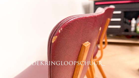 2x Vintage Rode Mid Century Eetkamerstoelen – Wood, Leather (photo 5 of 6)