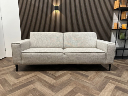 Graues Mustersofa in neuwertigem Zustand, 220 x 88 cm