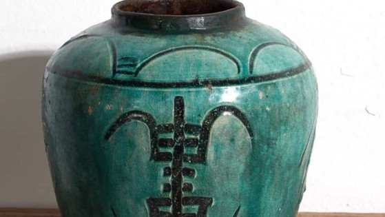 Chinesische antike smaragdgrüne Keramikvase (ca. 1820) #7 – Vasen (photo 3 of 9)