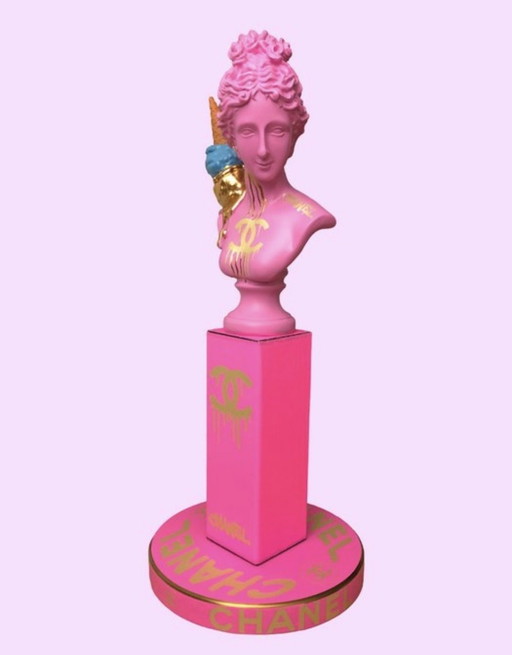 Exclusivités GF - Statuette Chanel Femme