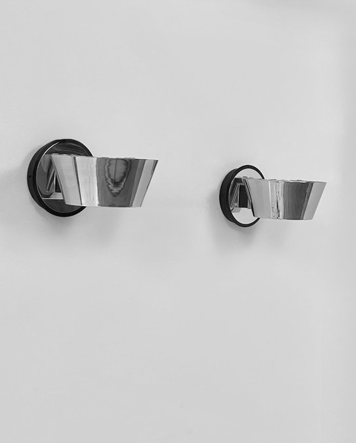 Coppia di applique da parete in cromo e vetro satinato, Francia, 1970