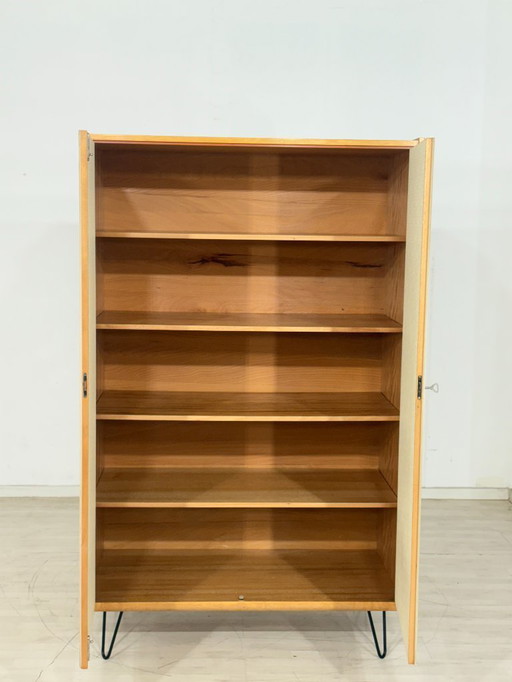 Bellissimo armadio vintage / armadio per la biancheria / ripostiglio / armadio per la camera da letto / armadio di metà secolo