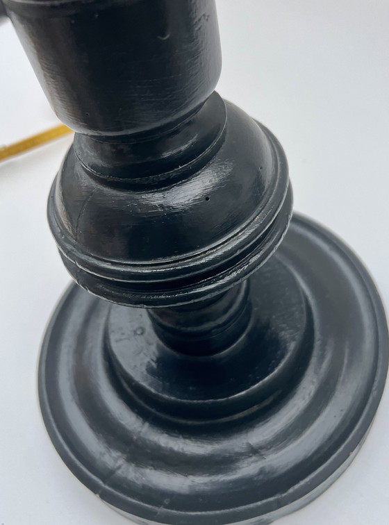 Image 1 of Gran candelabro/lámpara de pie antigua de madera, pintada de negro, aprox. 70 cm.