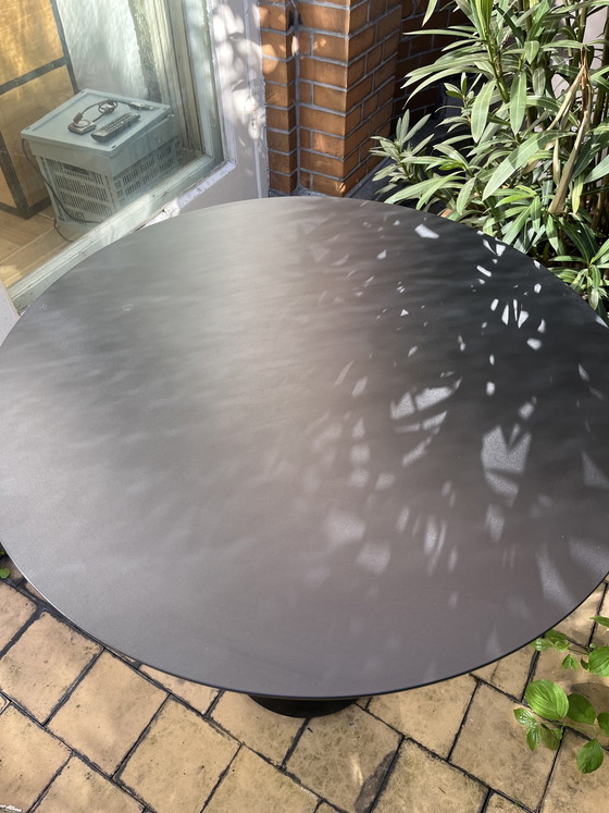 Image 1 of HAY kegelvormige tafel in zwart, rond, 70 cm.