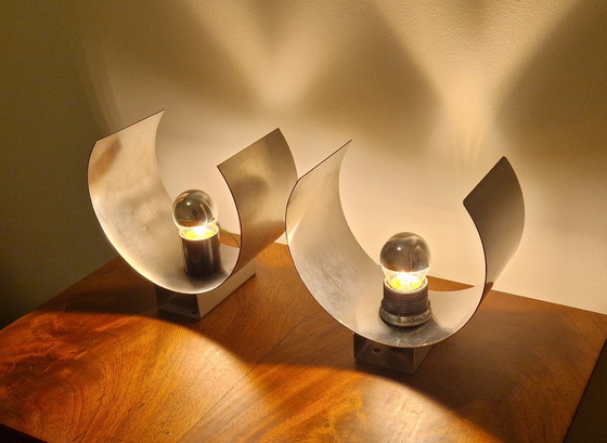 Image 1 of Paar vintage gebogen metalen lampen uit de jaren 70 – Franse modernistische verlichting, stijl van Philippe Rogier

