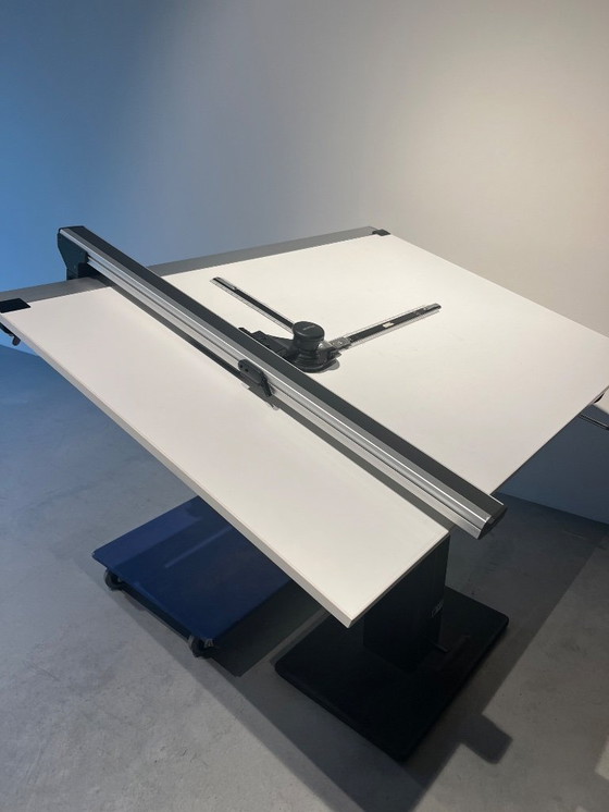 Image 1 of Professional drawing table
