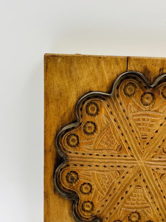 Image 1 of Moule Ancien à Massepain en Bois Sculpté 6 Cœurs Artisanat Traditionnel