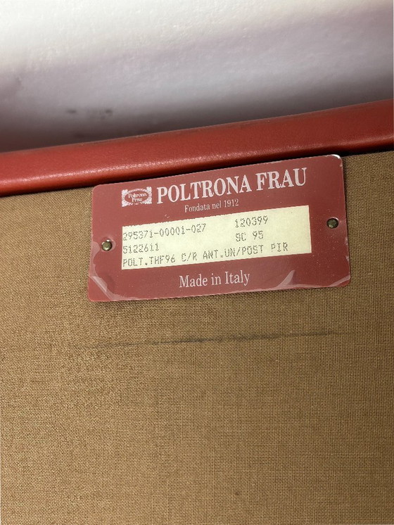 Image 1 of Paire de fauteuils Poltrona Frau THF