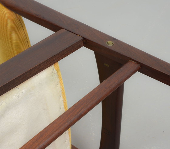 Image 1 of 2 Dutch Vintage Design Teakhouten Eetkamerstoelen met Honinggele Corduroy Stoffering, Nederland, 1960