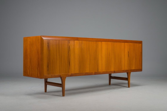 Image 1 of Buffet en teck par Ib Kofod-Larsen pour Faarup Møbelfabrik, 1960s