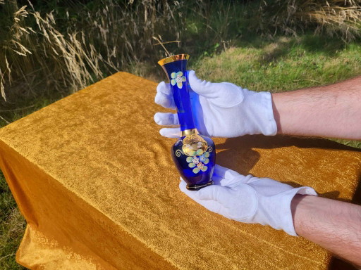 Vintage Boheemse Kobaltblauwe Glazen Knopvaas | 24K Verguld & Handgeschilderd