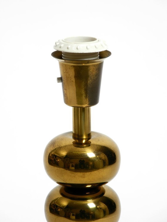 Image 1 of Rarissima grande lampada da tavolo in ottone degli anni '70 con paralume in velluto nuovo di Aneta Växjö Svezia