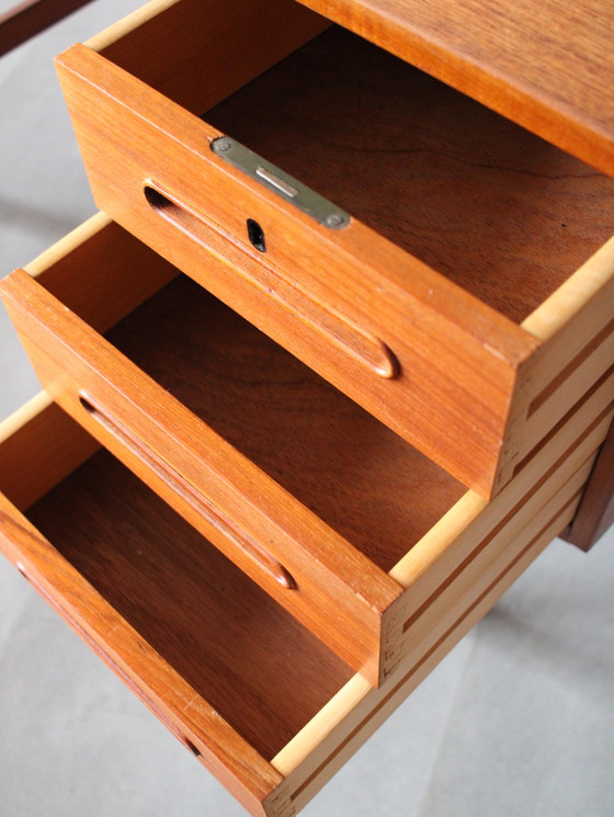 Image 1 of Scrivania danese vintage in teak