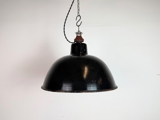 Image 1 of Lampada da fabbrica in smalto nero della Germania dell'Est di LBD Veb Leuchtenbau Dresden, anni '50