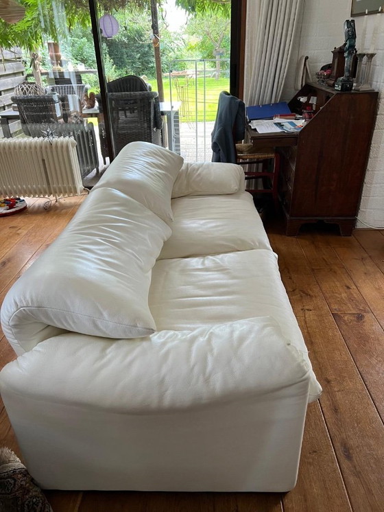 Image 1 of Cassina Maralunga 2 Zita Creme/Gel