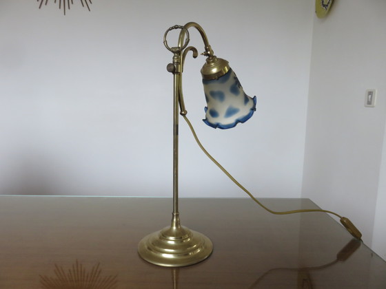Image 1 of Art Nouveau lamp in brass and Vianne glassware, Signed