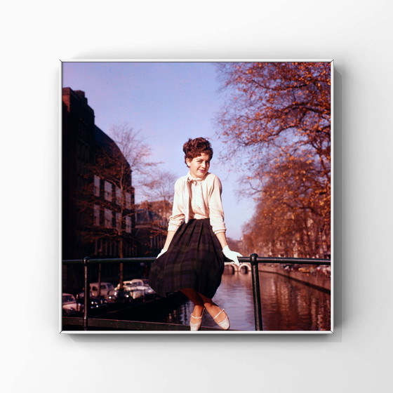 Image 1 of 1x  Ellen van Hemert op brugleuning, Amsterdam, 1959