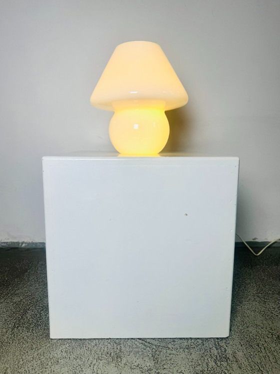 Opaline Glass Mushroom Table Lamp by Paolo Venini for Venini, Italy 1970s (photo 3 of 5)