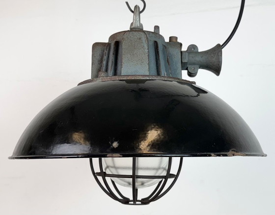 Image 1 of Industriële kooilamp van zwart emaille en gietijzer, jaren 60